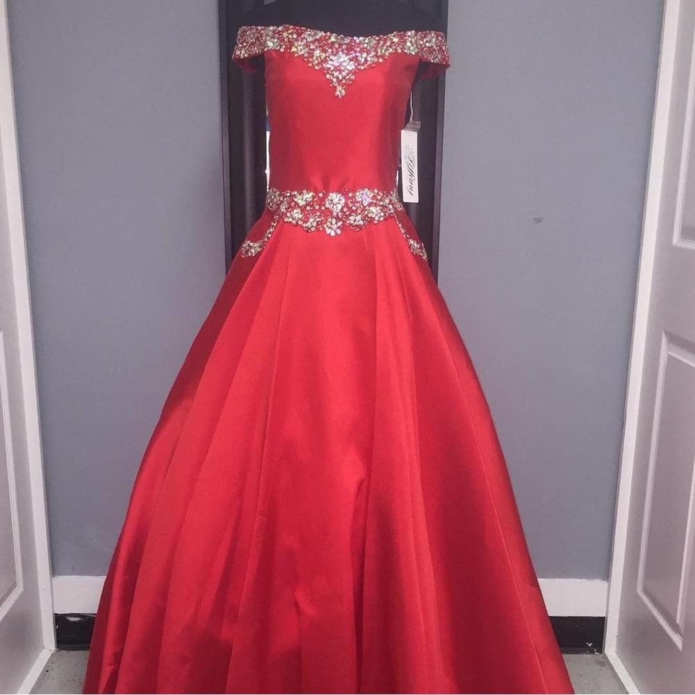 Little Girls Sz 10 Elegant Red Gown with Floral Embellishments